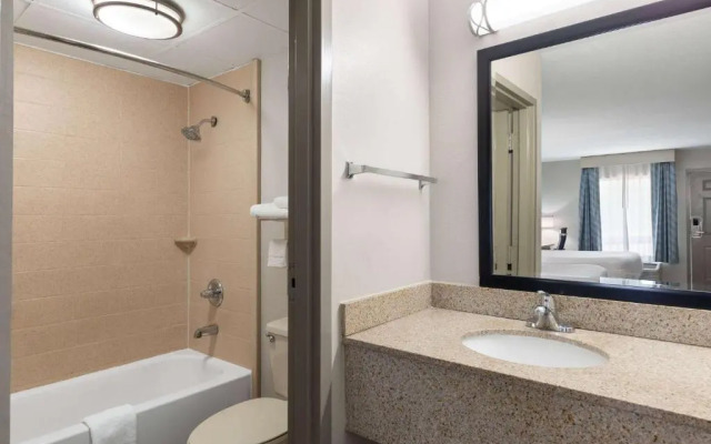 Days Inn Clarksville North
