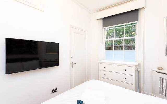 Bright Warwick Chambers Apartment