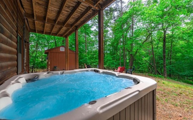 Ricks Retreat-log Cabin Near Blue Ridge hot tub