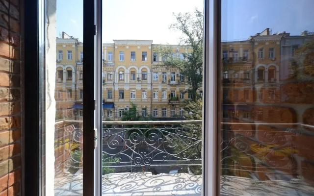 Home-Hotel Pushkinskaya 2-4-7