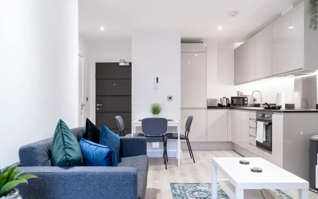 Modern 1 bed Apartment in Central Solihull