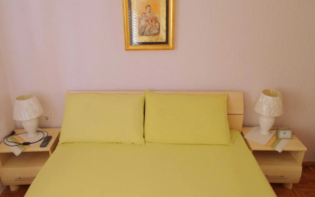 Lush and Sunny Apartment With Balcony and Sea View