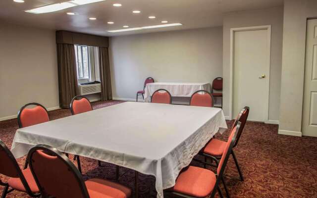 Quality Inn and Suites St Charles - West Chicago