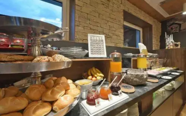 Hotel Ertl & mexican cantina salud