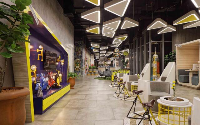 YELLO Hotel Harmoni Jakarta