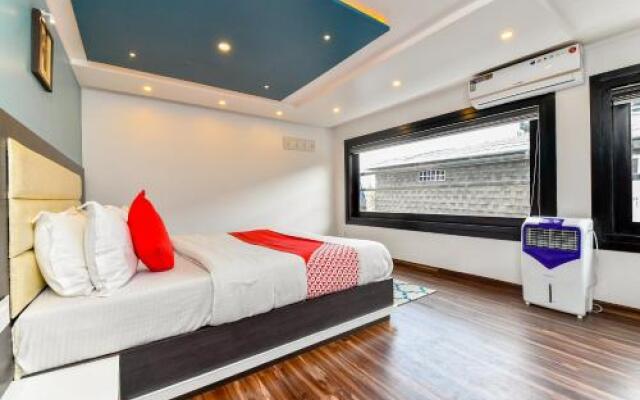 OYO 24725 Houseboat Royal River 4bhk