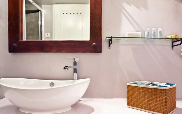 Three Bedrooms Apartment in City Center