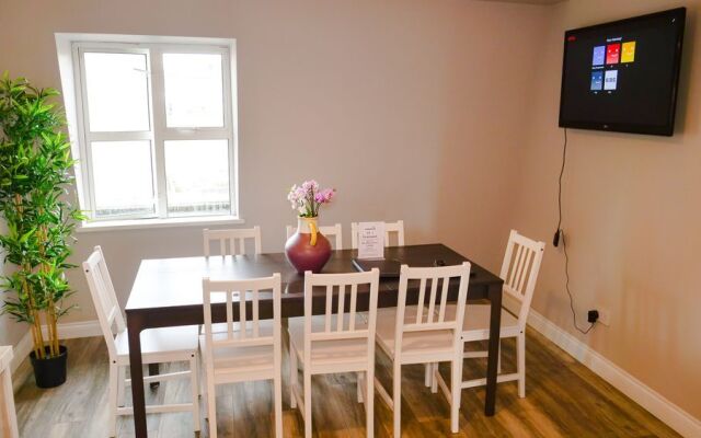 Ha'Penny Bridge Apartments