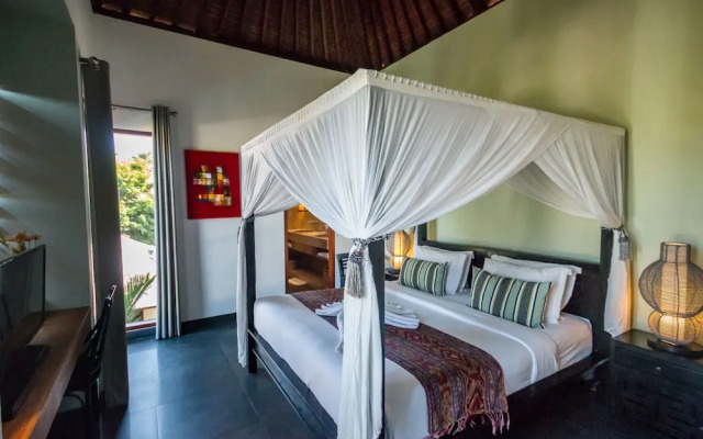 Luxury 6 Bedroom Villa With Private Pool, Bali Villa 2040