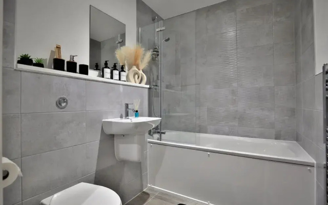Manchester - 2-bed Apartment - Sleeps 4 - Wifi