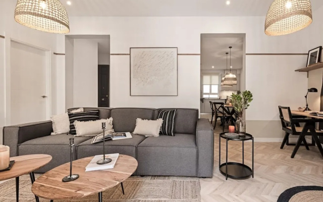 Garos - 2 Bedrooms in Malasa a