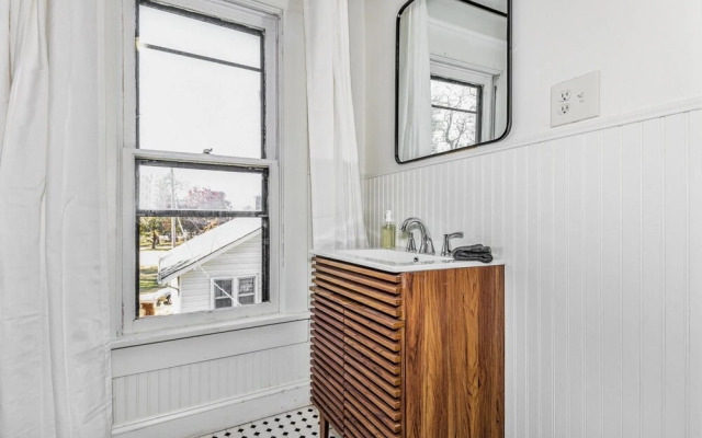 Gorgeous 5 Bedroom in Wichita KS