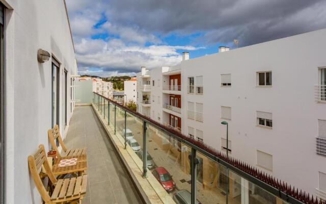 Spacious & Modern 3BDR Apartment in Algarve by LovelyStay