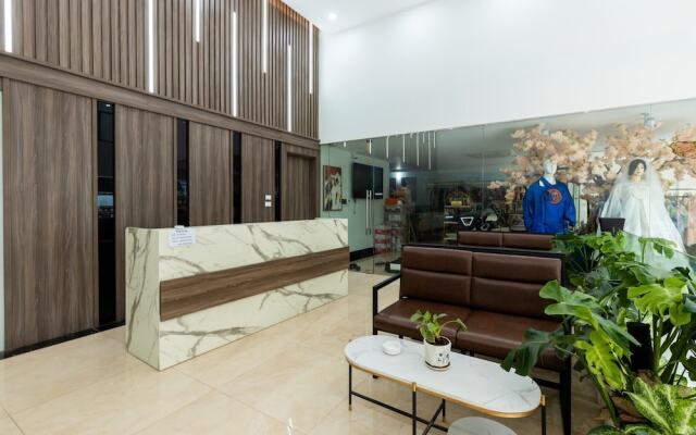 Westlake Emerald Suites