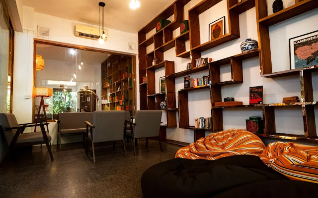Mad Monkey Phnom Penh - Hostel