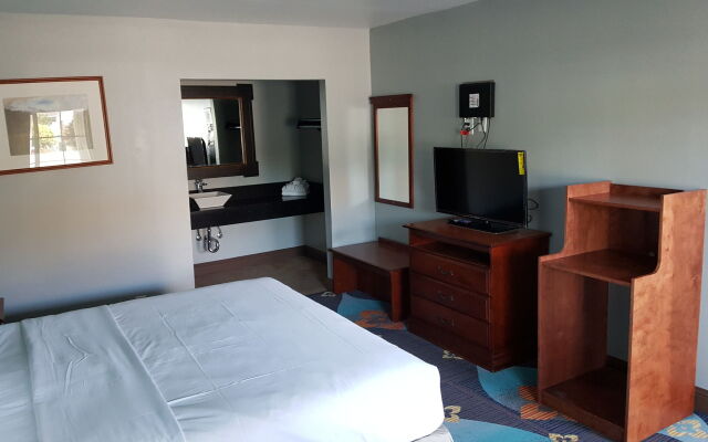 Fortuna Redwood Inn