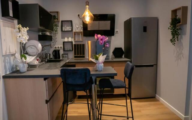 coeur de ville t2, terrasse, clim tt équipe, parking