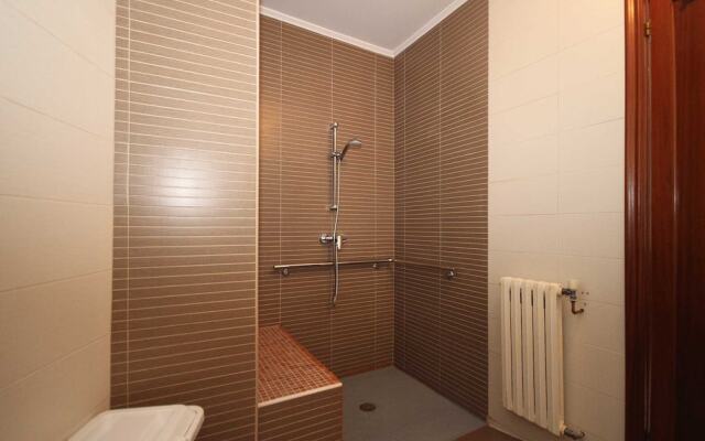 House - 5 Bedrooms with Sea views - 107775