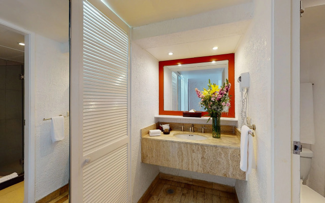 Park Royal Beach Ixtapa - All Inclusive