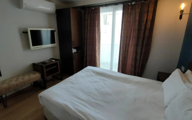 Polynesian Residences Waikiki Beach