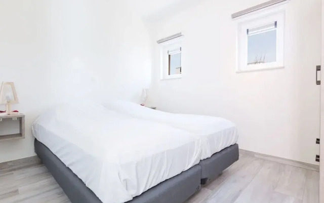Comfy Holiday Home, Beach Within Walking Distance