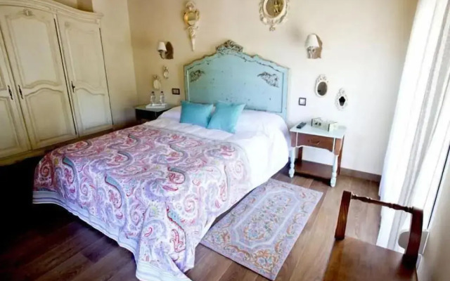 Hospedería Casa De La Campana