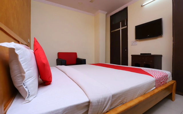 OYO 37773 Hotel J Joy