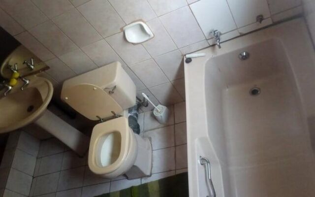 Lindsay Executive Lodge