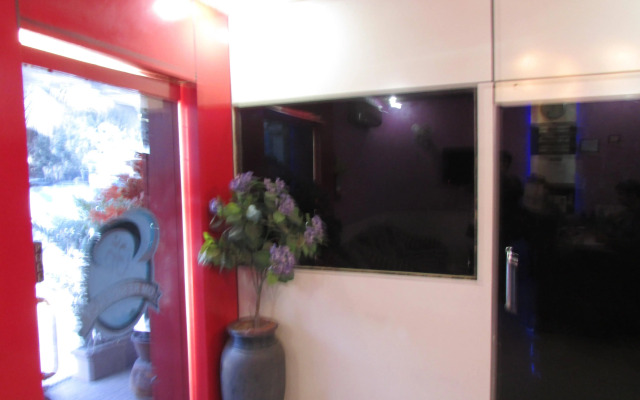 OYO 36061 Om Residency