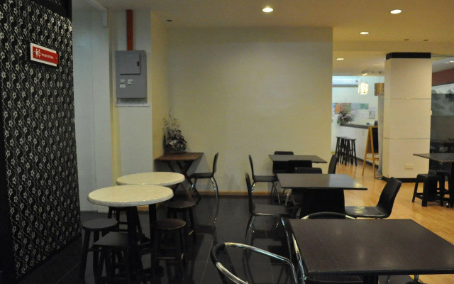 OYO 497 EQ Ferringhi Hotel