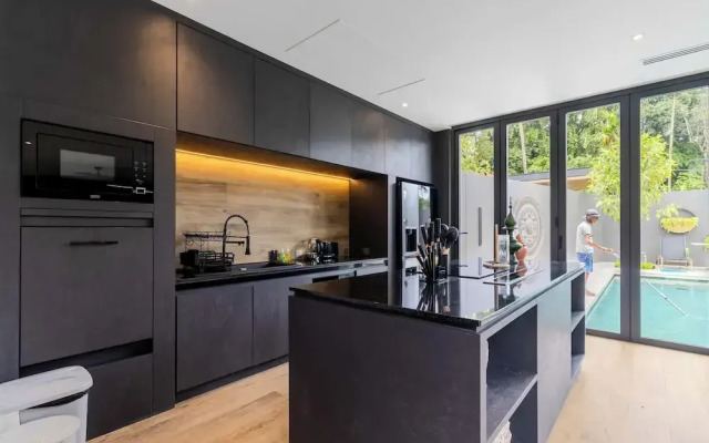 2BR with Pool and Full Kitchen V253