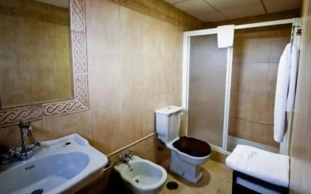 La Santa Cruz Apartments