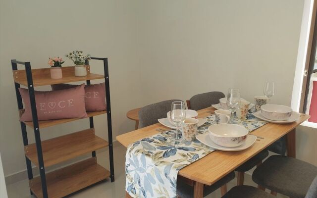 Fahrenheit88 by Sarah's Lodge