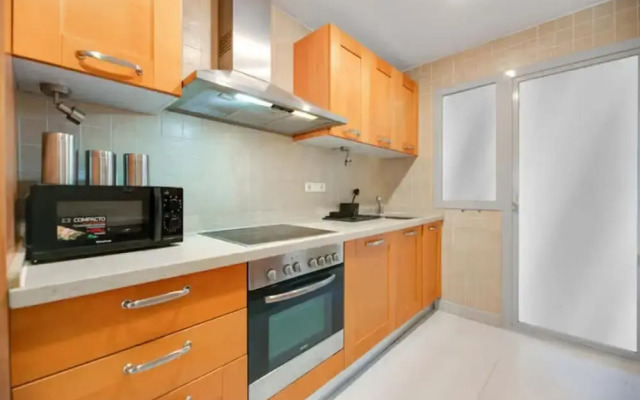 2 Bedrooms - Sleeps 4 - Garden and Pool With View