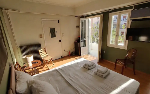 Cosy 1BR Apt With Balcony in Vibrant Exarcheia