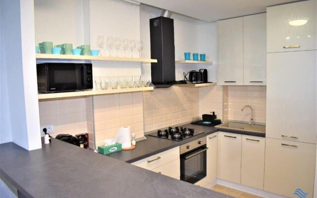 Onix Blue Mamaia Apartment 6
