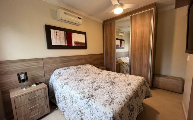 Lindo Apto a 100m da Praia de Jurere Crj101