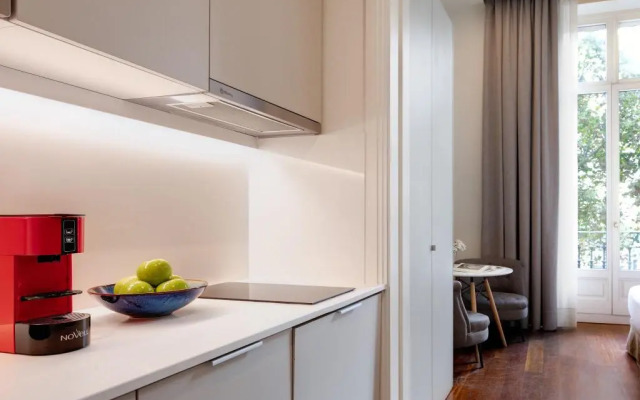 Duquesa Suites Landmark Hotel by Duquessa Hotel Collection