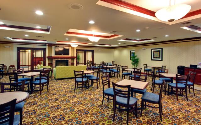 Holiday Inn Express & Suites Dewitt (Syracuse) by IHG