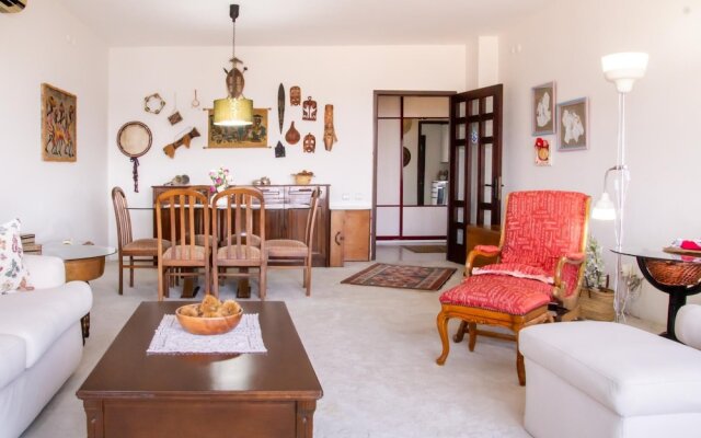 Flat w Balcony 10 min to Karsiyaka Coast in Izmir