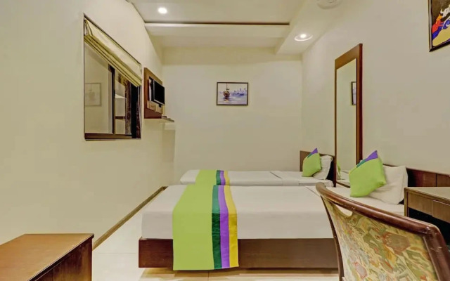 Treebo Trend Loharkar's Family Hotel