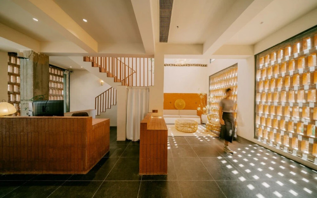 Cloud 9 Hotel