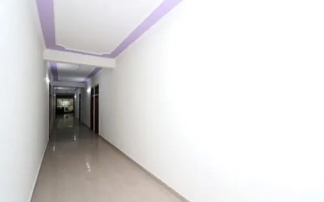 Oyo Flagship 700768 Divine Hotel