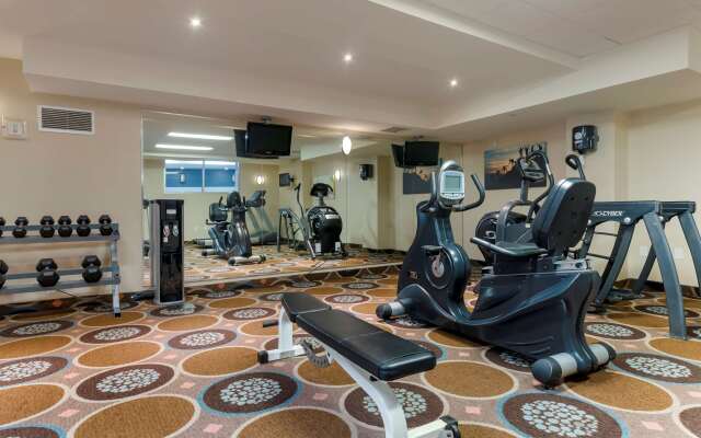 Best Western Plus Chocolate Lake Hotel