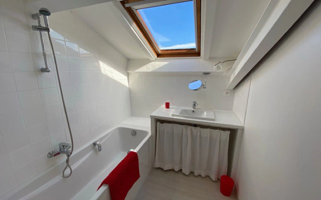 Attractive Villa in Banne with Private Swimming Pool