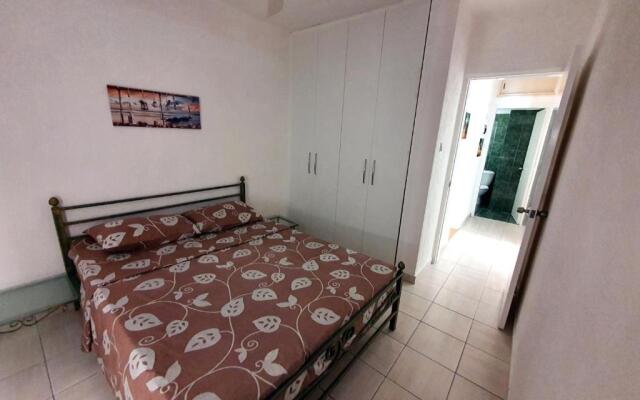Poseidon 51 - Beachfront Two Bedroom Apartment