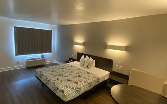 Super 8 Manchester