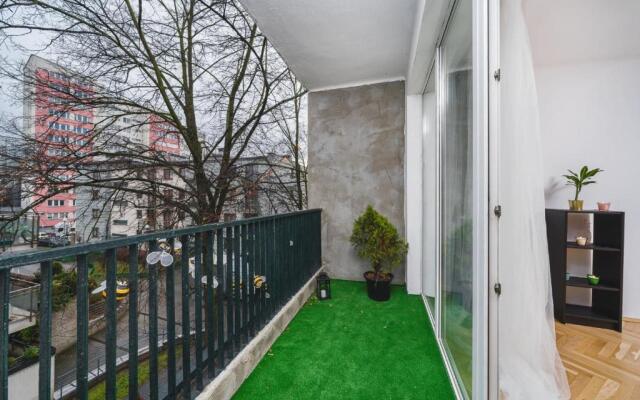 Charming Local Apartment In The City Center
