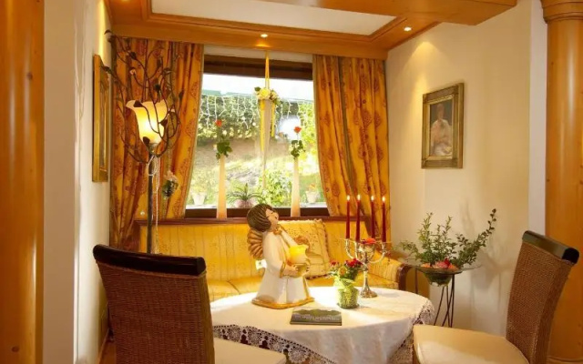 Wohlfühl & Genusshotel Felsenhof
