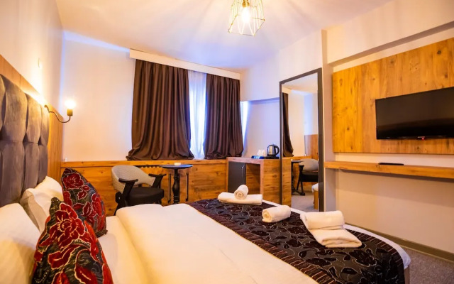 Otel 374